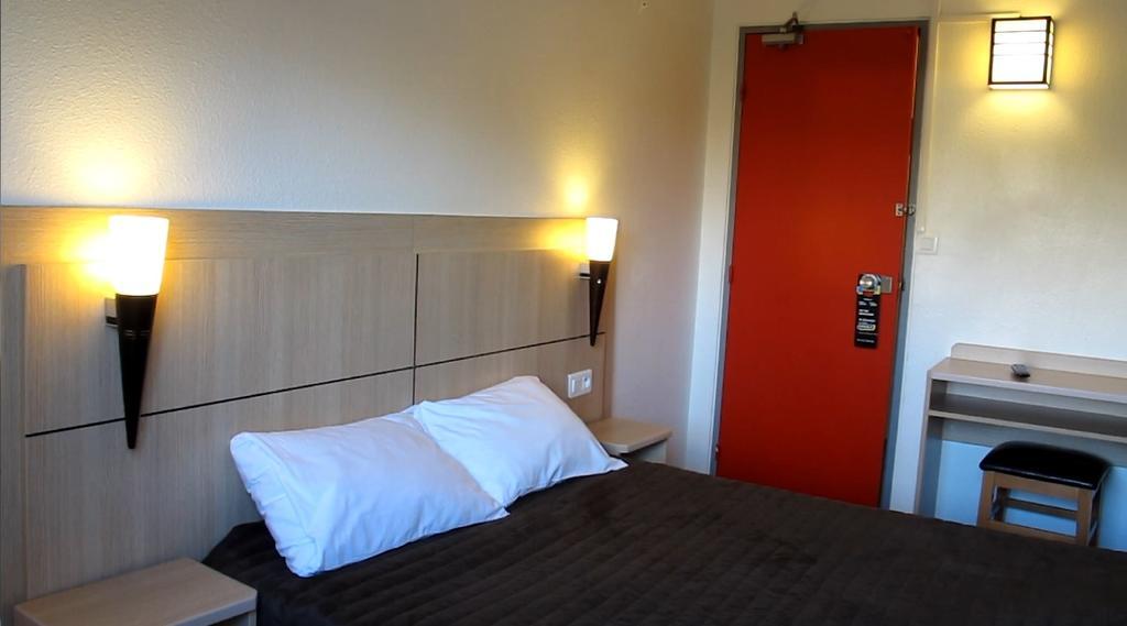 Hotel Class'Eco Courcouronnes Екстериор снимка