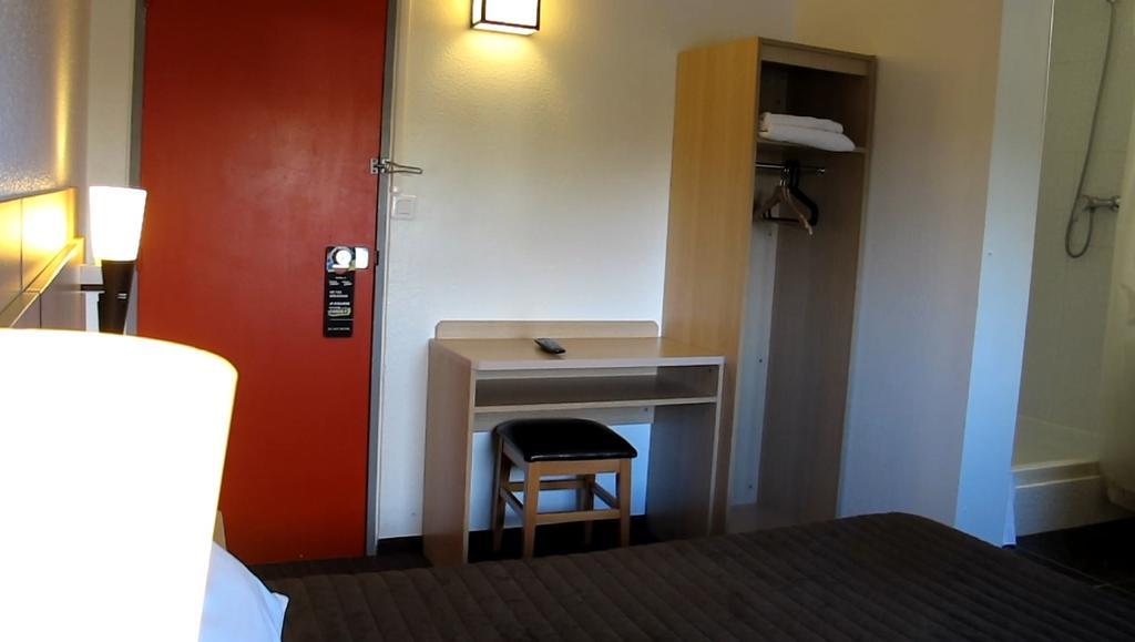 Hotel Class'Eco Courcouronnes Екстериор снимка