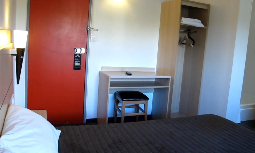 Hotel Class'Eco Courcouronnes Екстериор снимка