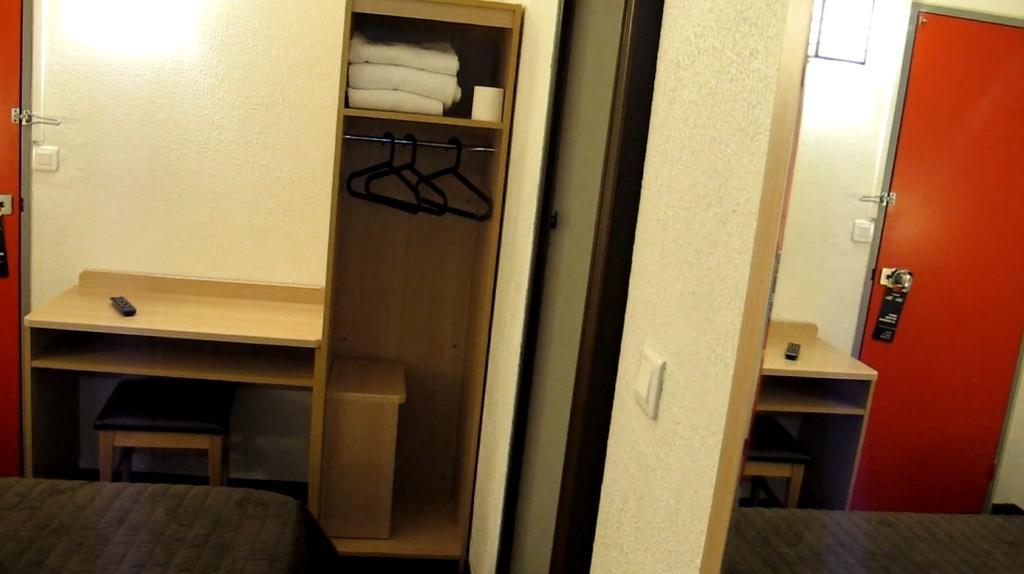 Hotel Class'Eco Courcouronnes Екстериор снимка