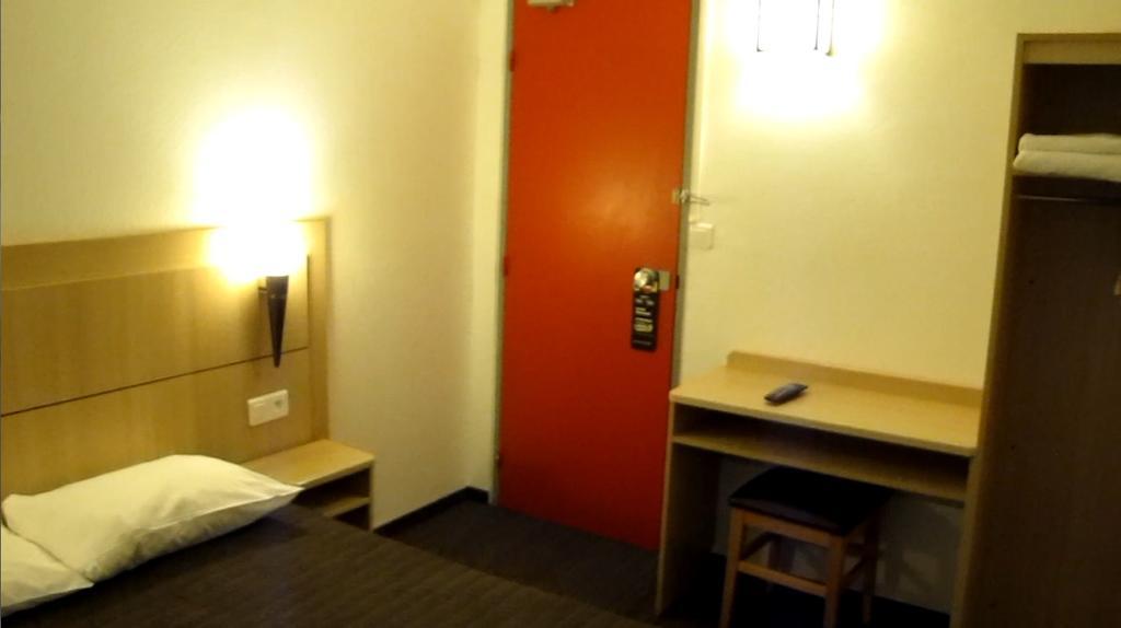 Hotel Class'Eco Courcouronnes Екстериор снимка