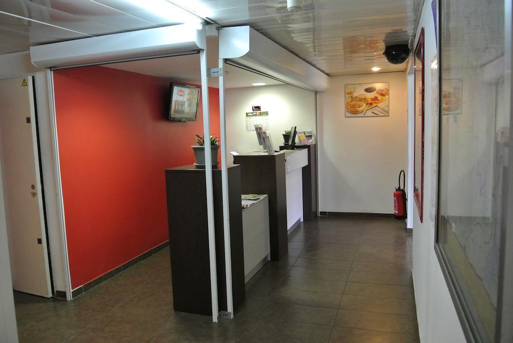 Hotel Class'Eco Courcouronnes Екстериор снимка